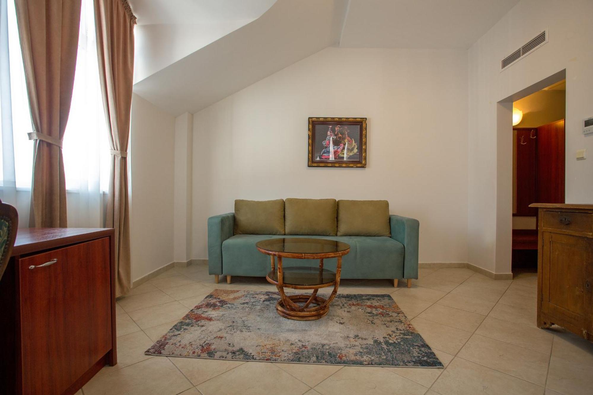 Hotel Central Balchik Eksteriør billede