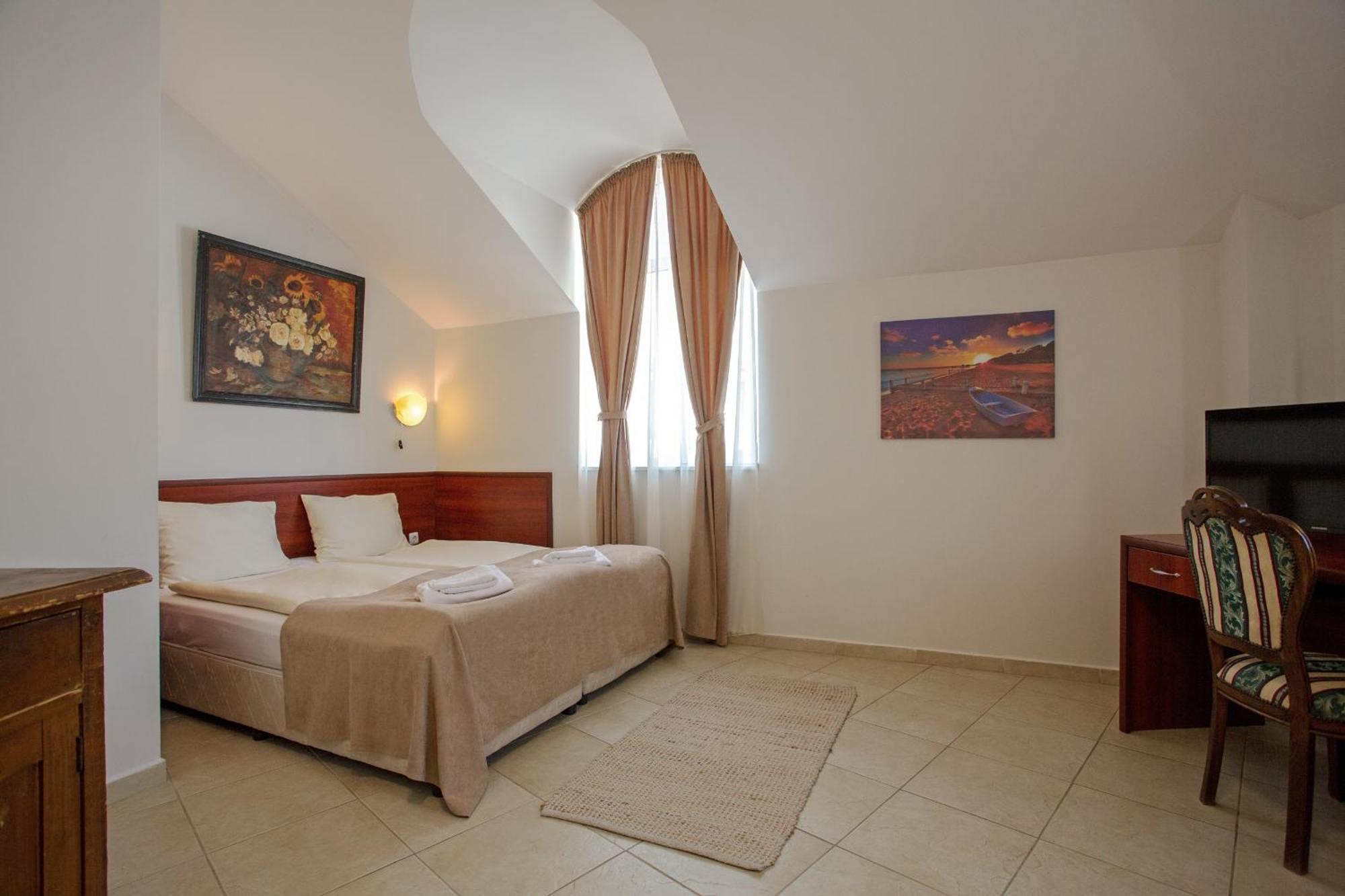 Hotel Central Balchik Eksteriør billede