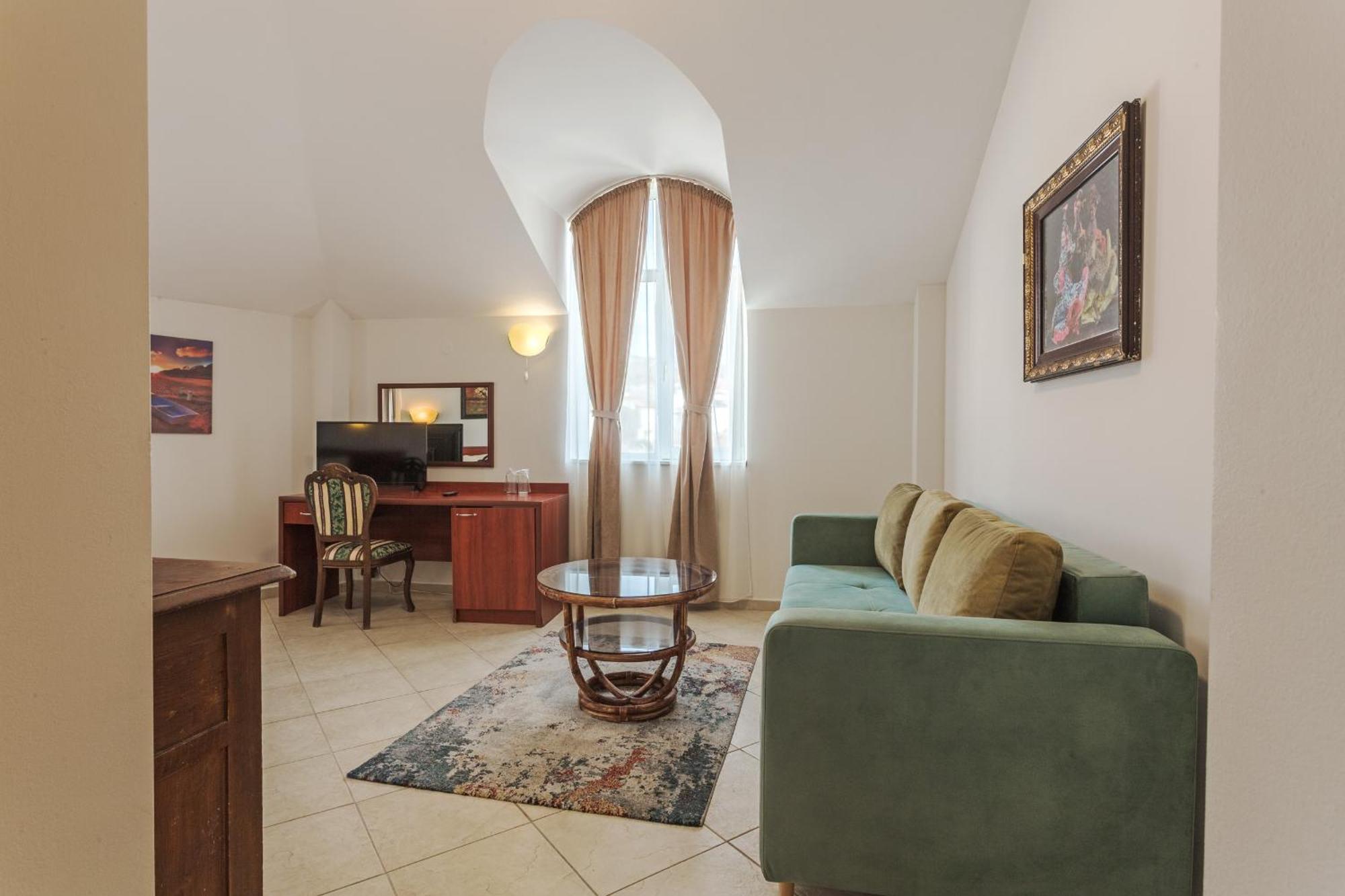 Hotel Central Balchik Eksteriør billede